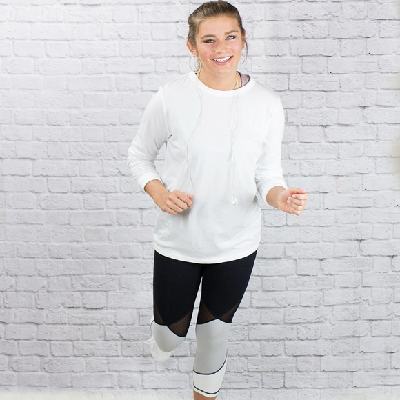 Cali Color Block Capri Legging - Picture 3 of 5